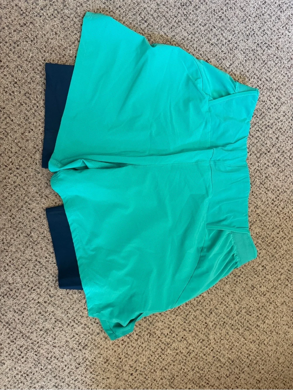 lululemon athletica Men’s VENTED TENNIS Shorts 6 inch